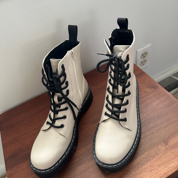 Cream Ivory combat boots by Sincerely Jules - 8 - Picture 3 of 7